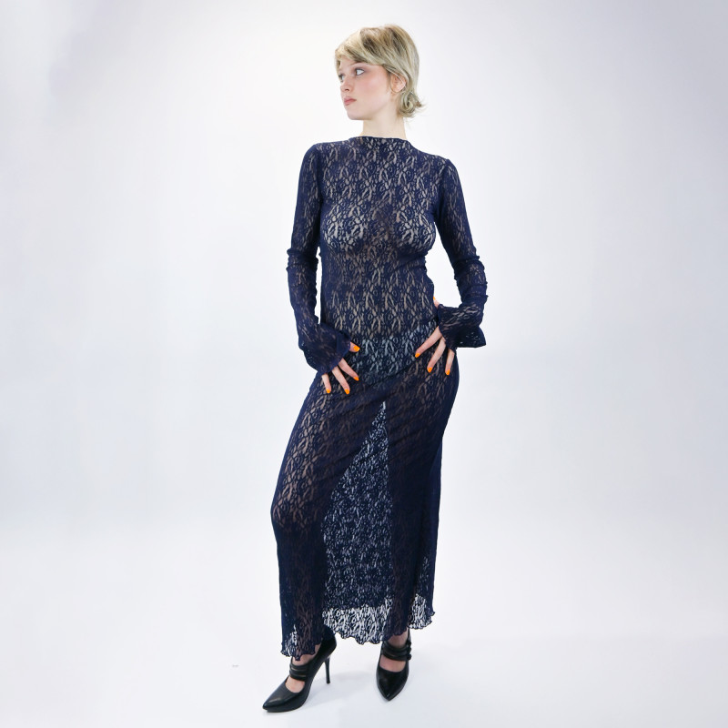 La robe en dentelle bleue