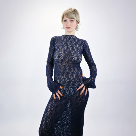 La robe en dentelle bleue