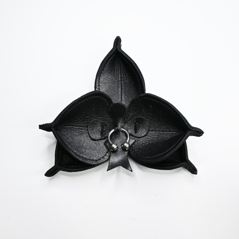 Orchidée en cuir noir avec...